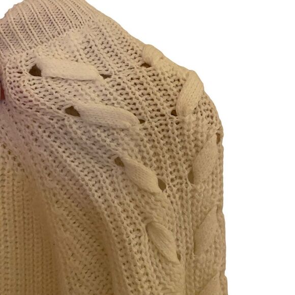 SO Cream medium Long sleeve sweater Criss cross sleeves white - Picture 2 of 7